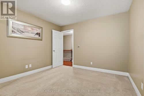 140 Dellgrove Circle, Cambridge, ON - Indoor Photo Showing Other Room