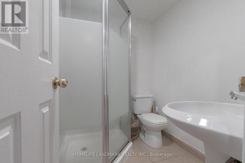 2453 Strathmore Crescent, Mississauga, ON - Indoor Photo Showing Bathroom