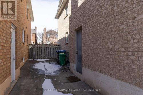 2453 Strathmore Crescent, Mississauga, ON - Outdoor