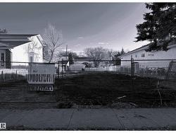 9723 152 ST NW NW  Edmonton, AB T5P 1W9