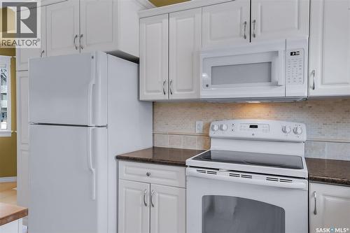 801 1St Avenue, Rosthern, SK - Indoor Photo Showing Kitchen