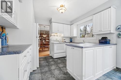 1511 Ifield Road, Mississauga, ON - Indoor Photo Showing Kitchen