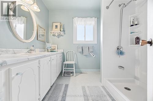 1511 Ifield Road, Mississauga, ON - Indoor Photo Showing Bathroom