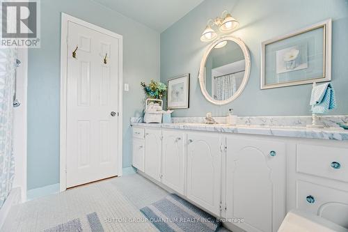 1511 Ifield Road, Mississauga, ON - Indoor Photo Showing Bathroom