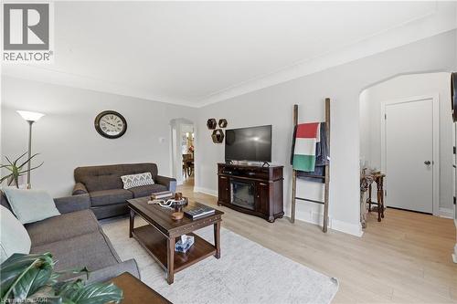 258 Cloverdale Avenue, Hamilton, ON - Indoor Photo Showing Living Room