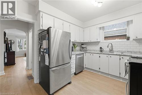 258 Cloverdale Avenue, Hamilton, ON - Indoor Photo Showing Kitchen