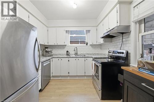 258 Cloverdale Avenue, Hamilton, ON - Indoor Photo Showing Kitchen With Upgraded Kitchen