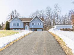 33 Oak Island Road  Avonport, NS B4P 2R3