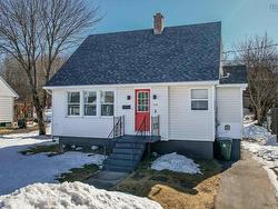 44 Archibald Avenue Sydney, NS B1P 3L7