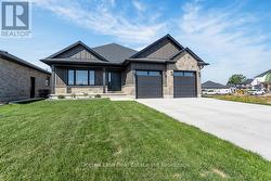 18 WALNUT DRIVE Tillsonburg, ON N4G 5S2