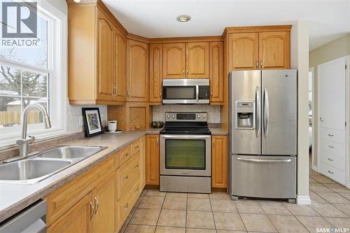 3314 Dieppe Street, Saskatoon, SK - Indoor Photo Showing Kitchen With Double Sink