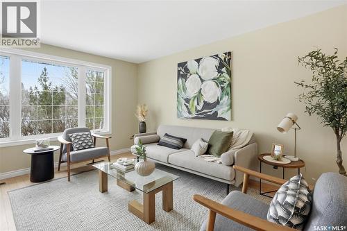 3314 Dieppe Street, Saskatoon, SK - Indoor Photo Showing Living Room