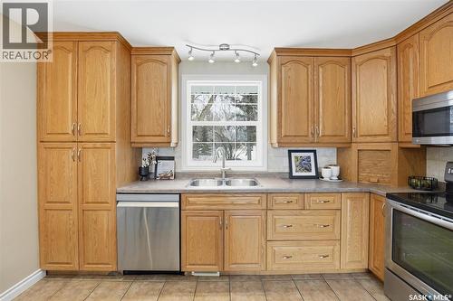 3314 Dieppe Street, Saskatoon, SK - Indoor Photo Showing Kitchen With Double Sink