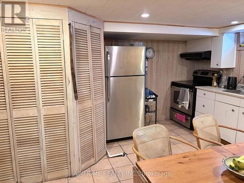 110 Traymore Avenue, Hamilton, ON - Indoor Photo Showing Other Room