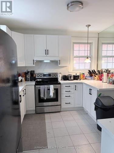 110 Traymore Avenue, Hamilton, ON - Indoor Photo Showing Kitchen