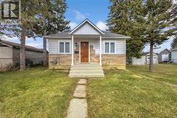 35 EIGHTH Avenue  Brantford, ON N3S 1C1