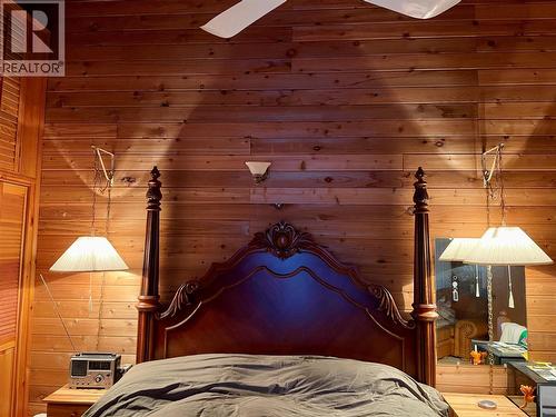 31 Lime Cliffs Beach, Sicamous, BC - Indoor Photo Showing Bedroom