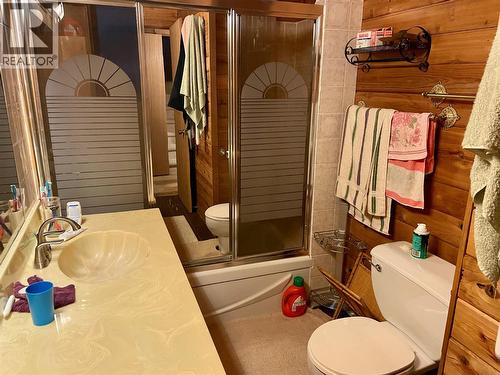 31 Lime Cliffs Beach, Sicamous, BC - Indoor Photo Showing Bathroom