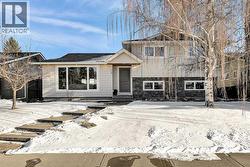 928 Lake Twintree Crescent SE  Calgary, AB T2J 2W3