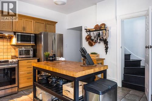 122 East Avenue S, Hamilton, ON - Indoor Photo Showing Kitchen