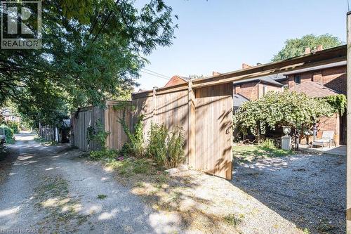 122 East Avenue S, Hamilton, ON - Outdoor