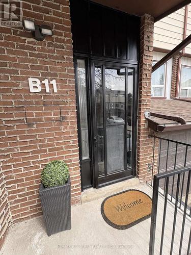 B11 - 63 FERRIS LANE  Barrie, ON L4M 5C4