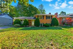 5210 MULBERRY DRIVE  Burlington, ON L7L 3P4