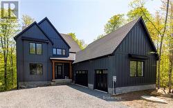 14 ST GEORGES COURT  Huntsville, ON P1H 1A5