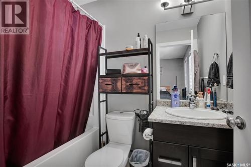 321 Secord Way, Saskatoon, SK - Indoor Photo Showing Bathroom