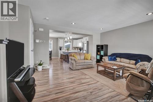 321 Secord Way, Saskatoon, SK - Indoor Photo Showing Living Room