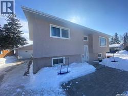 5 Cardinal BAY  Yorkton, SK S3N 3E4