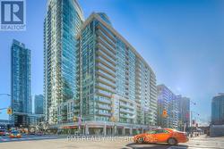901 - 51 LOWER SIMCOE STREET  Toronto, ON M5J 3A2