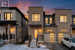 37 TURNBERRY LANE  Barrie, ON L9J 0M8