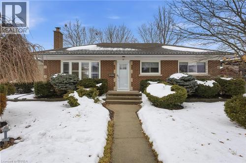 37 HILLIER Crescent  Brantford, ON N3R 1X3