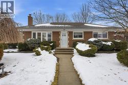 37 HILLIER Crescent  Brantford, ON N3R 1X3