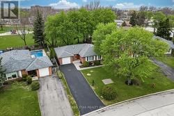25 DEVONSHIRE DRIVE  Brampton, ON L6T 3G5