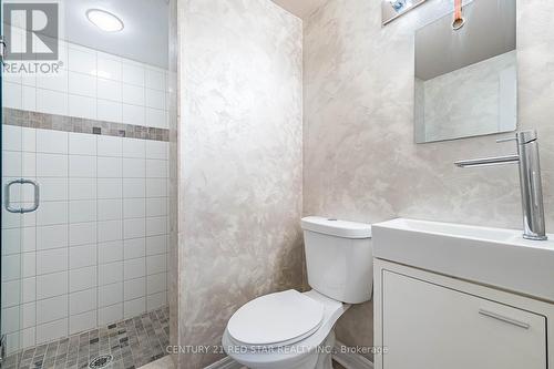 Full Washroom - 25 Devonshire Drive, Brampton, ON - Indoor Photo Showing Bathroom