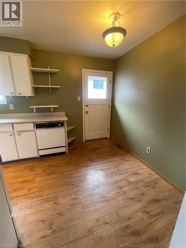 24 Yeoville Court, Hamilton, ON - Indoor
