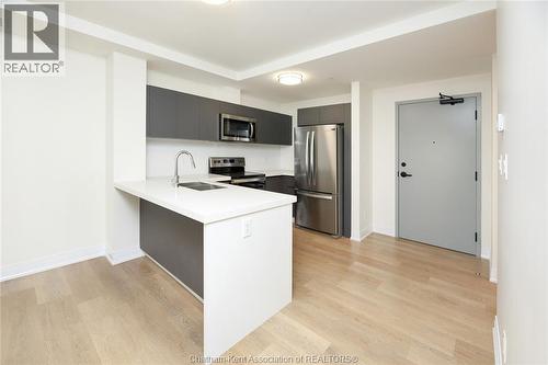 3340 Stella Crescent Unit# 122, Windsor, ON - Indoor Photo Showing Kitchen