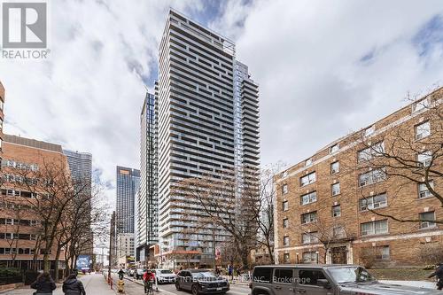 2801 - 50 WELLESLEY E STREET  Toronto, ON M4Y 0C8