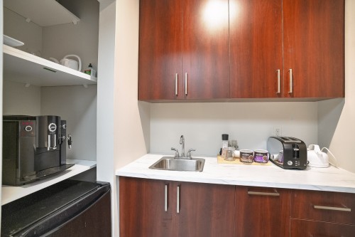 Kitchen - 95-45 Place Charles-Le Moyne, Longueuil (Le Vieux-Longueuil), QC - Indoor Photo Showing Kitchen