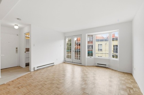 Living Room - 4373 Av. Coloniale, Montréal (Le Plateau-Mont-Royal), QC - Indoor Photo Showing Other Room