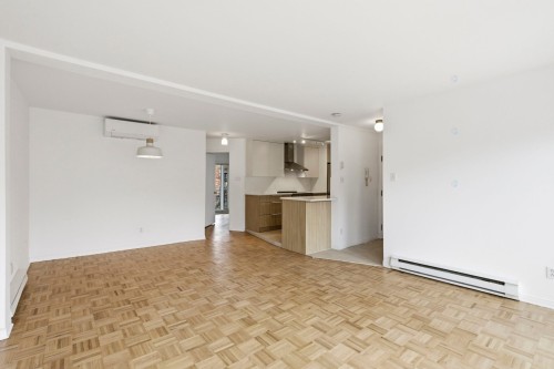 Overall view - 4373 Av. Coloniale, Montréal (Le Plateau-Mont-Royal), QC - Indoor Photo Showing Kitchen
