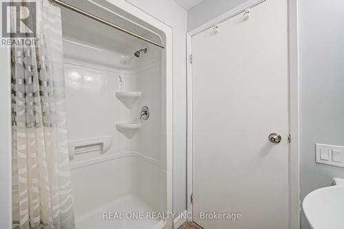 423 - 77 Leland Street, Hamilton, ON - Indoor Photo Showing Bathroom