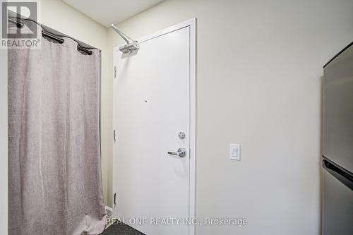 423 - 77 Leland Street, Hamilton, ON - Indoor Photo Showing Other Room