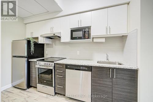 423 - 77 Leland Street, Hamilton, ON - Indoor Photo Showing Kitchen