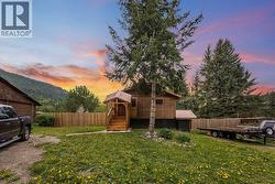 9841 TALBOT Road Nelway, BC V0G 1Z0