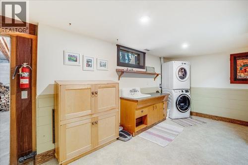 3371 Highway 3B, Fruitvale, BC 