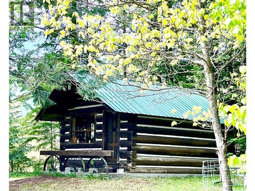 3371 Highway 3B, Fruitvale, BC 
