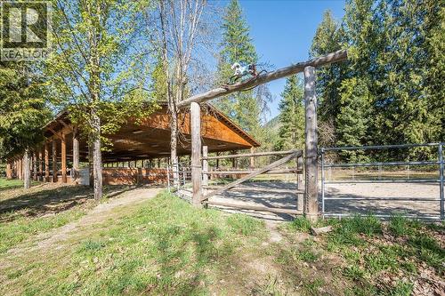 3371 Highway 3B, Fruitvale, BC 